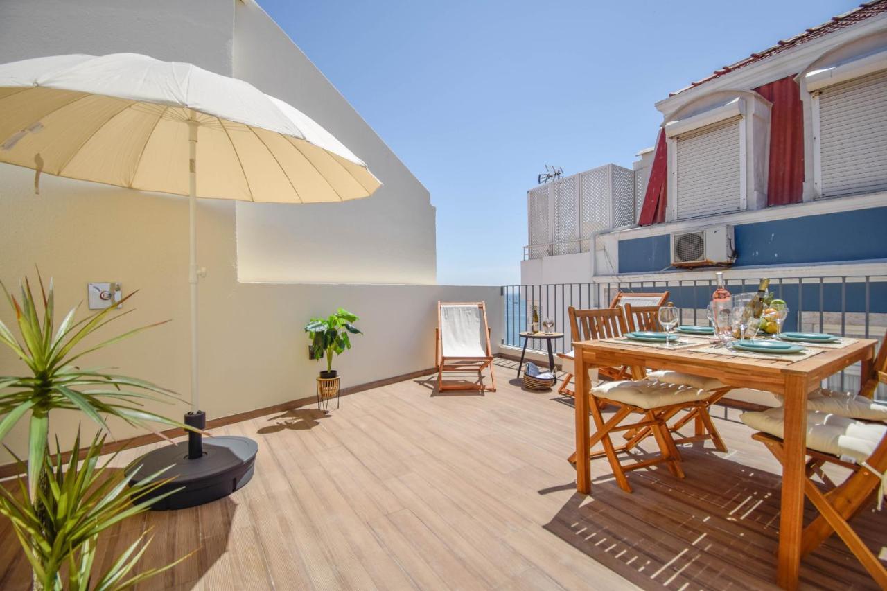 Central & Stylish 2 Bedroom Apartment W/ Balcony Cascais Bagian luar foto