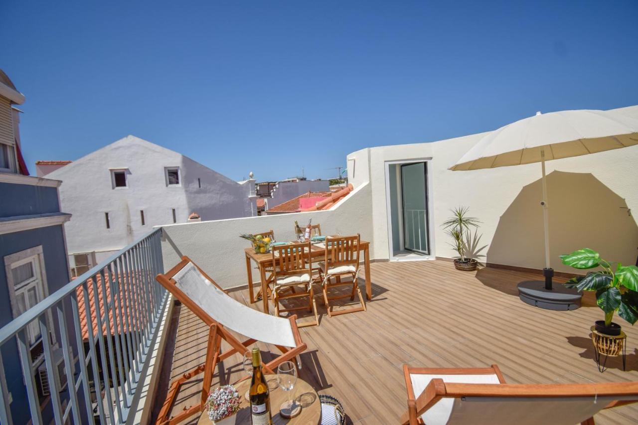 Central & Stylish 2 Bedroom Apartment W/ Balcony Cascais Bagian luar foto