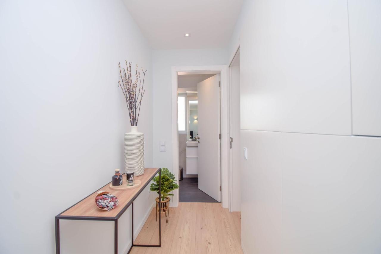 Central & Stylish 2 Bedroom Apartment W/ Balcony Cascais Bagian luar foto