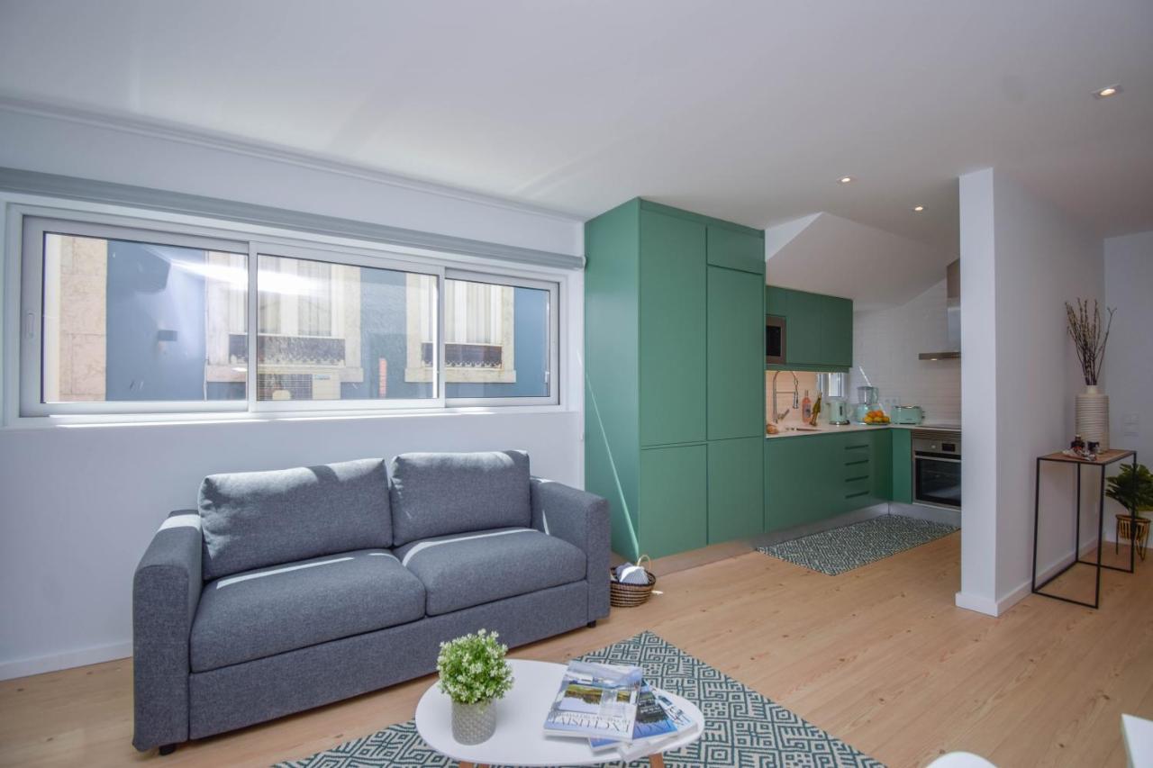 Central & Stylish 2 Bedroom Apartment W/ Balcony Cascais Bagian luar foto